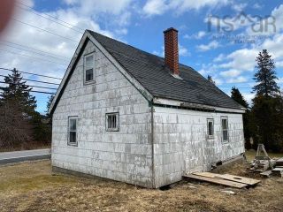 Photo 5: 7189 Highway 207 in West Chezzetcook: 31-Lawrencetown, Lake Echo, Port Residential for sale (Halifax-Dartmouth)  : MLS®# 202204539
