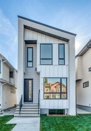 Photo 1: 2117 3 Avenue NW in Calgary: West Hillhurst Detached for sale : MLS®# A2023020