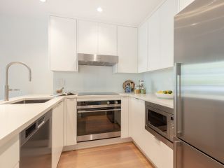 Photo 8: 211 1230 HARO Street in Vancouver: West End VW Condo for sale in "1230 Haro" (Vancouver West)  : MLS®# R2447651