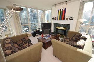 Photo 6: 1204 1111 HARO Street in Vancouver: West End VW Condo for sale in "ELEVEN ELEVEN HARO" (Vancouver West)  : MLS®# V876639
