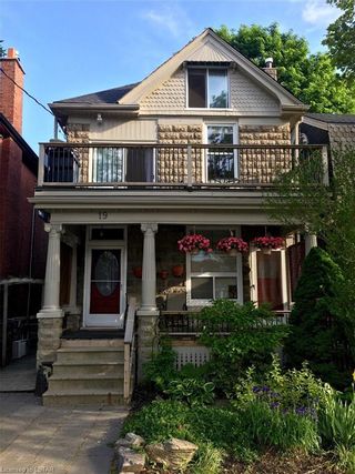Photo 2: 19 E Elmwood Avenue in London: South F Duplex Up/Down for sale (South)  : MLS®# 40367731