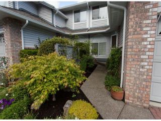 Photo 2: 111 12044 S BOUNDARY Drive in Surrey: Panorama Ridge Townhouse for sale in "Parkwynd" : MLS®# F1412890