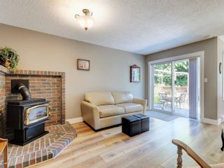 Photo 11: 642 Cairndale Rd in Colwood: Co Triangle House for sale : MLS®# 909767