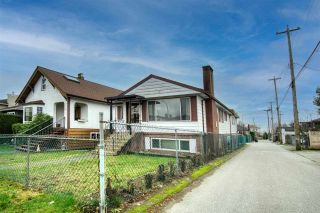 Photo 2: 220 E 58TH Avenue in Vancouver: South Vancouver House for sale (Vancouver East)  : MLS®# R2530321