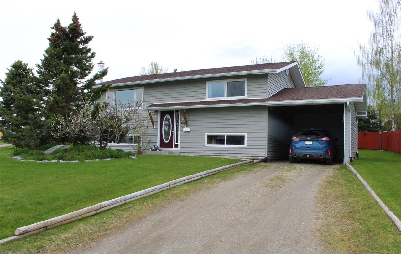 Main Photo: 12 KERRY Crescent in Mackenzie: Mackenzie -Town House for sale (Mackenzie (Zone 69))  : MLS®# R2581866