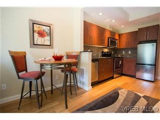Photo 3: 412 611 Brookside Rd in VICTORIA: Co Latoria Condo for sale (Colwood)  : MLS®# 605933