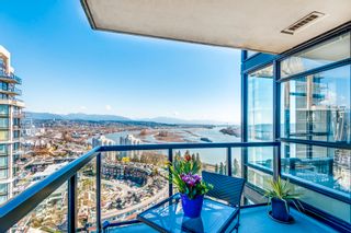 Photo 2: 1903 11 E ROYAL Avenue in New Westminster: Fraserview NW Condo for sale in ""THE RESIDENCES OF VICTORIA HILL"" : MLS®# R2354217