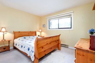 Photo 11: 1057 LOMBARDY Drive in Port Coquitlam: Lincoln Park PQ 1/2 Duplex for sale in "LINCOLN PARK" : MLS®# R2305959