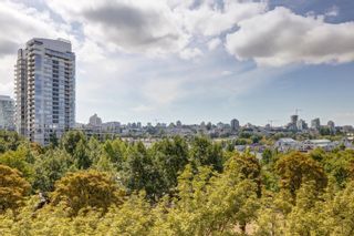 Photo 2: 605 583 BEACH Crescent in Vancouver: Yaletown Condo for sale in "TWO PARK WEST" (Vancouver West)  : MLS®# R2852891