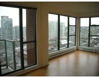 Photo 5: 2107 939 HOMER Street in Vancouver: Downtown VW Condo for sale in "THE PINNACLE" (Vancouver West)  : MLS®# V746950