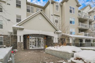 Main Photo: 206 2000 Applevillage Court SE in Calgary: Applewood Park Apartment for sale : MLS®# A2119020