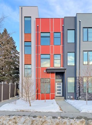 Photo 1: 2814 Edmonton Trail NE in Calgary: Winston Heights/Mountview Row/Townhouse for sale : MLS®# A1074962
