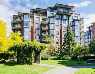 Photo 35: 403 1581 FOSTER Street: White Rock Condo for sale in "SUSSEX HOUSE" (South Surrey White Rock)  : MLS®# R2474580