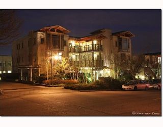 Photo 1: # 208 550 17TH ST in West Vancouver: Condo for sale : MLS®# V800376