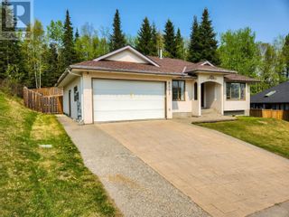 Photo 2: 8321 ST LAWRENCE AVENUE in Prince George: House for sale : MLS®# R2780588