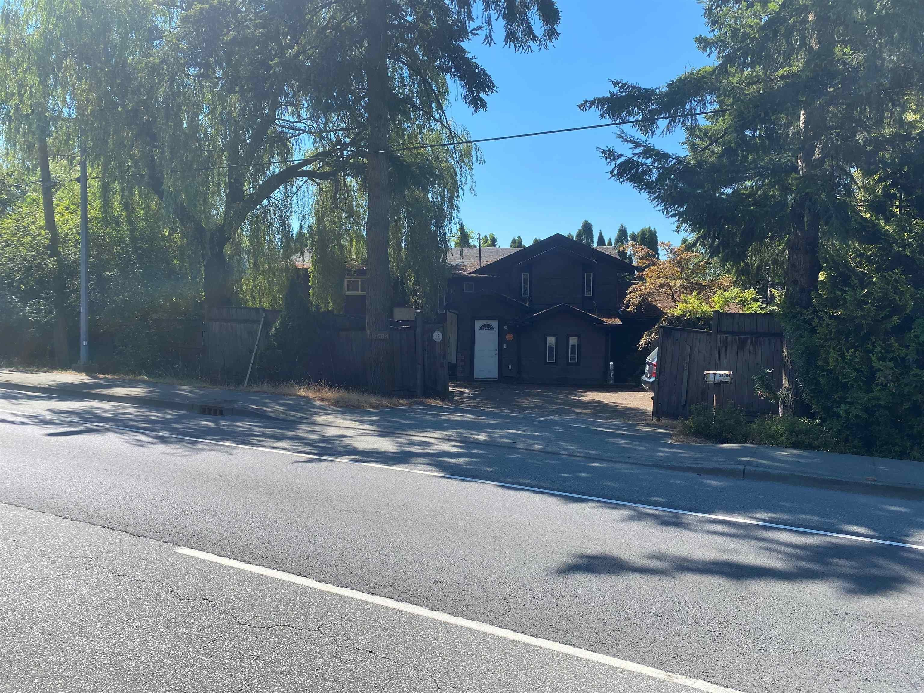 Main Photo: 21704 FRASER Highway in Langley: Murrayville House for sale : MLS®# R2714299