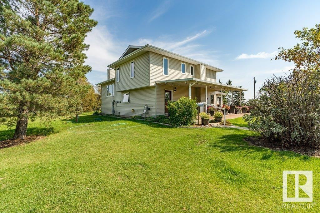 Main Photo: 455074 Rge Rd 242: Rural Wetaskiwin County House for sale : MLS®# E4356436
