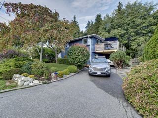 Photo 1: 736 CREEKSIDE Crescent in Gibsons: Gibsons & Area House for sale (Sunshine Coast)  : MLS®# R2624536