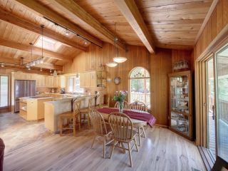 Photo 3: 612 ALEXANDER ROAD in Nakusp: House for sale : MLS®# 2467338
