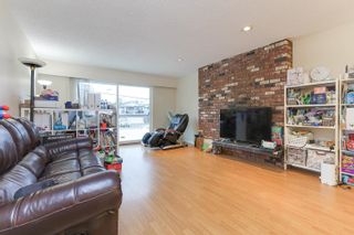 Photo 3: 4992 SIDLEY Street in Burnaby: Metrotown 1/2 Duplex for sale (Burnaby South)  : MLS®# R2870247