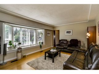 Photo 4: 661 FAIRVIEW Street in Coquitlam: Coquitlam West House for sale : MLS®# R2112495
