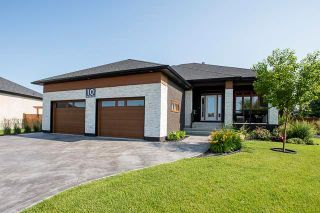 Photo 41: 10 Blue Oaks Cove in Winnipeg: The Oaks Residential for sale (5W)  : MLS®# 202012190