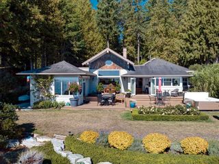 Photo 2: 4043 BROWNING Road in Sechelt: Sechelt District House for sale (Sunshine Coast)  : MLS®# R2837448