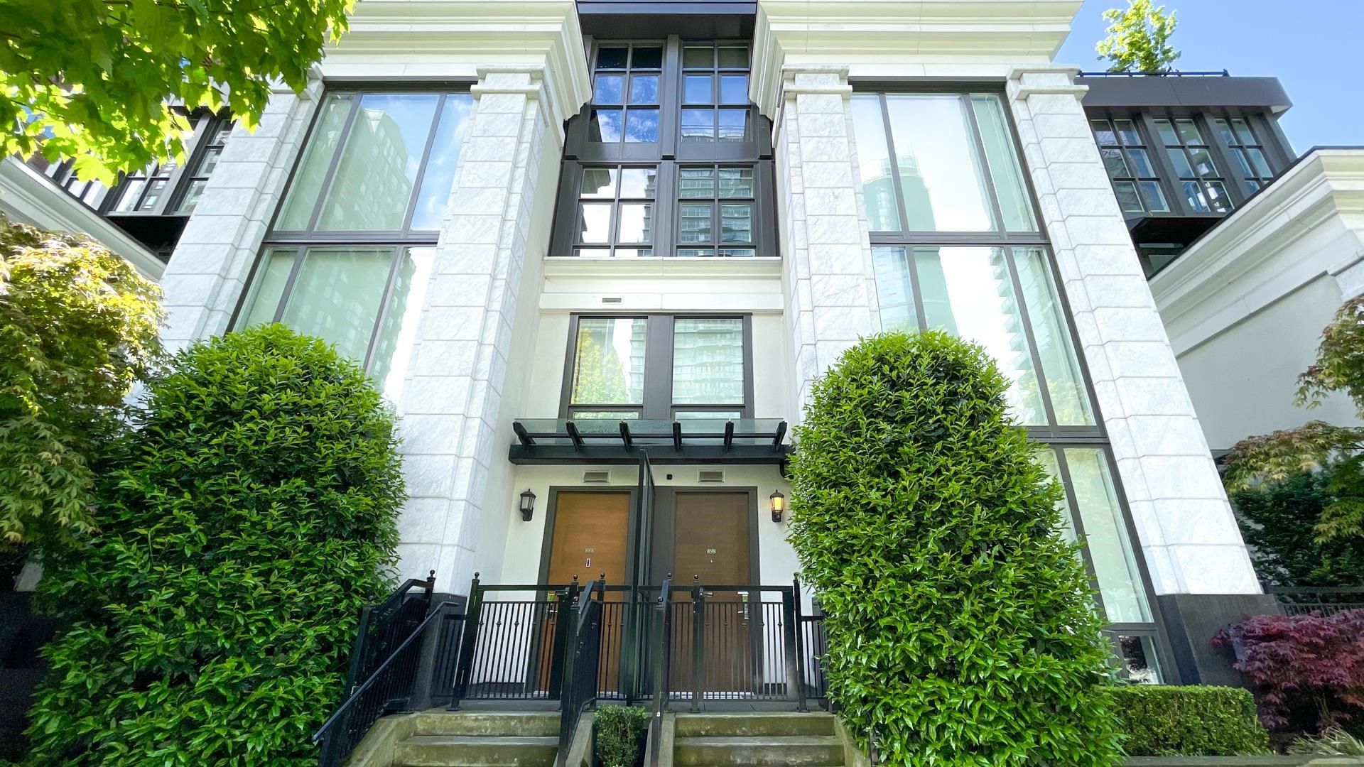 Main Photo: 898 HELMCKEN Street in Vancouver: Downtown VW Townhouse for sale in "ARTESMIA" (Vancouver West)  : MLS®# R2691020