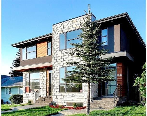 Main Photo: 2009 25 Avenue SW in Calgary: Richmond Semi Detached (Half Duplex) for sale : MLS®# A2038589