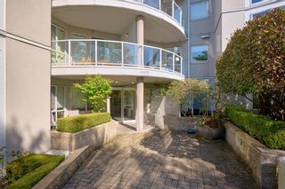 Photo 5: 201 8420 JELLICOE Street in Vancouver: South Marine Condo for sale in "The Boardwalk" (Vancouver East)  : MLS®# R2870396