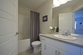 Photo 12: 21040 80TH Avenue in Langley: Willoughby Heights Condo for sale in "Kingsbury at Yorkson South" : MLS®# R2074906
