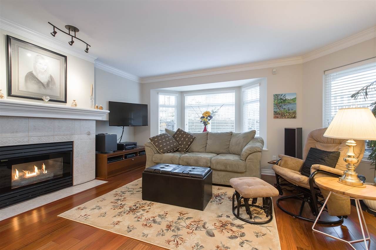 Main Photo: 102 257 E KEITH Road in North Vancouver: Lower Lonsdale Townhouse for sale in "McNair Park" : MLS®# R2333342