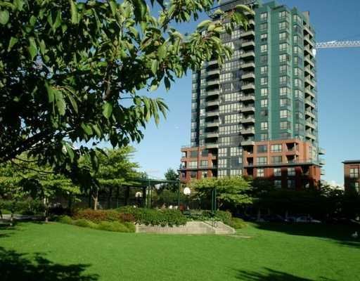 Main Photo: 5288 MELBOURNE Street in Vancouver: Collingwood Vancouver East Condo for sale in "EMERALD PARK PLACE" (Vancouver East)  : MLS®# V618474