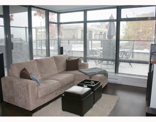 Photo 2: 303 610 VICTORIA Street in New_Westminster: Downtown NW Condo for sale in "THE POINT" (New Westminster)  : MLS®# V752924