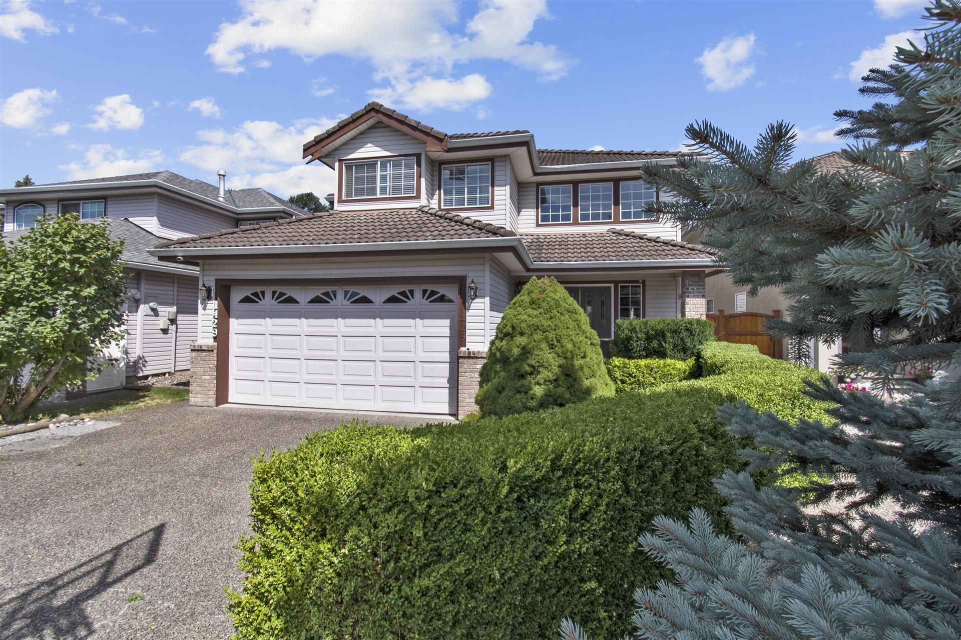 Main Photo: 1429 RHINE Crescent in Port Coquitlam: Riverwood House for sale : MLS®# R2716632