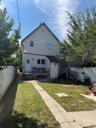 Photo 3: 369 Aberdeen Avenue in Winnipeg: North End Residential for sale (4A)  : MLS®# 202325765