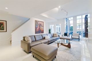 Photo 2: PH3 1102 HORNBY Street in Vancouver: Downtown VW Condo for sale in "Artemisia" (Vancouver West)  : MLS®# R2369170