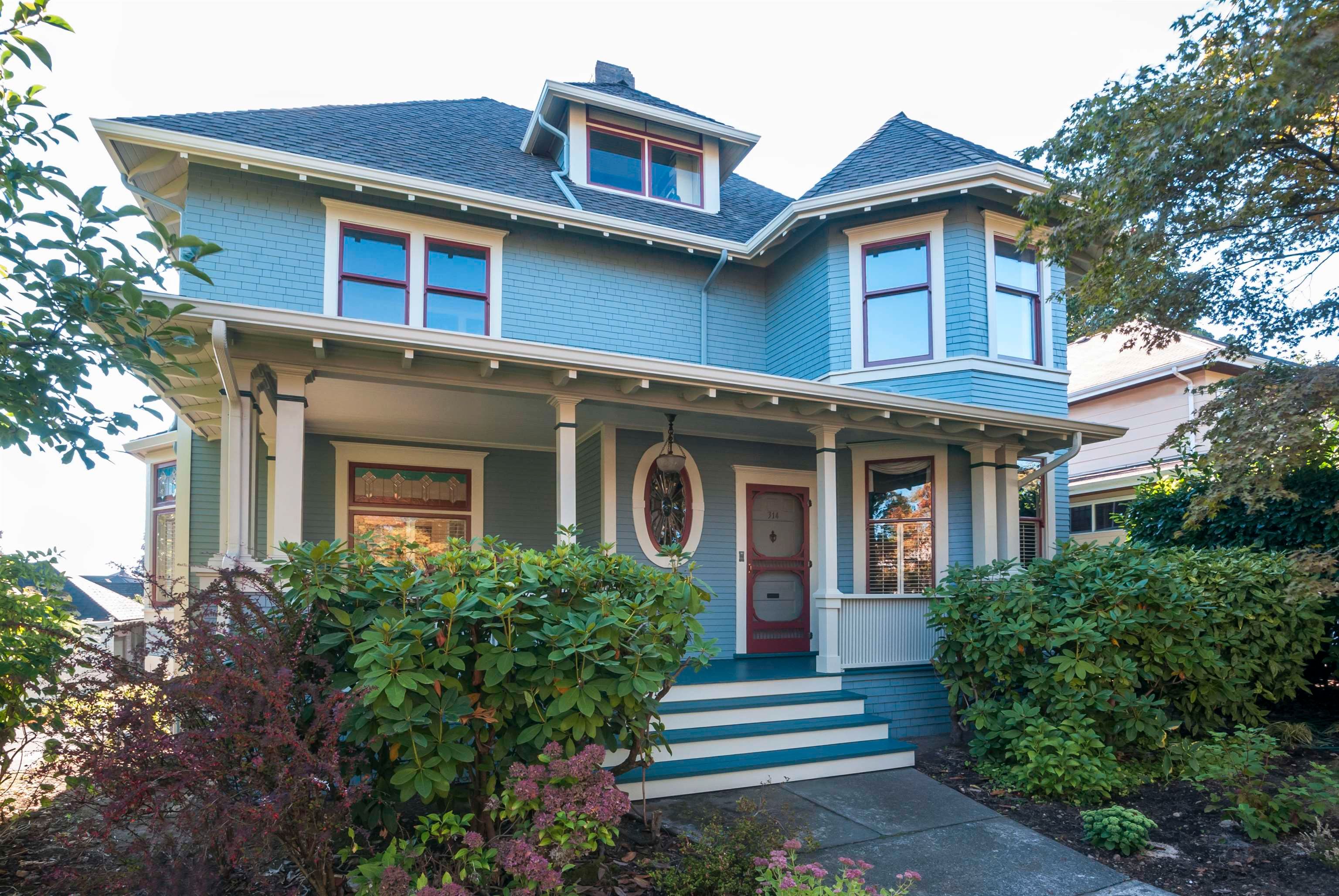 Main Photo: 314 SECOND Street in New Westminster: Queens Park House for sale in "Queen's Park" : MLS®# R2751400