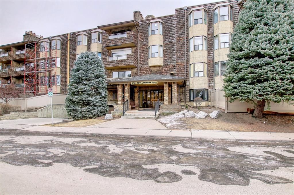 Main Photo: 206 3730 50 Street NW in Calgary: Varsity Apartment for sale : MLS®# A1180758