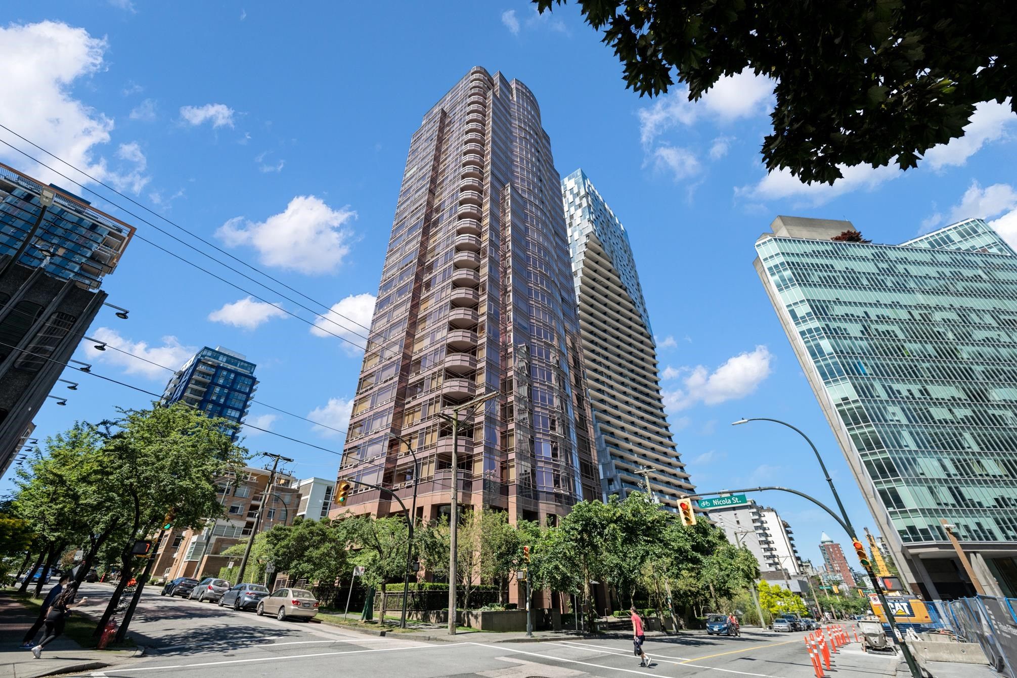 Main Photo: 9B 1500 ALBERNI Street in Vancouver: West End VW Condo for sale in "Residences at 1500 Alberni" (Vancouver West)  : MLS®# R2789190