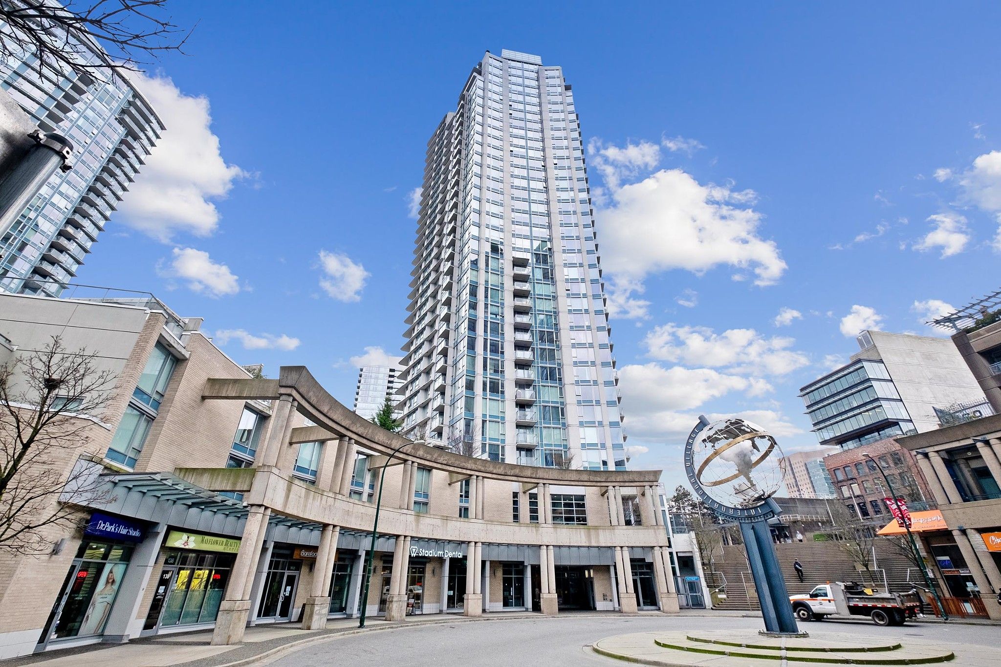 Main Photo: 608 188 KEEFER Place in Vancouver: Downtown VW Condo for sale in "Espana" (Vancouver West)  : MLS®# R2657179