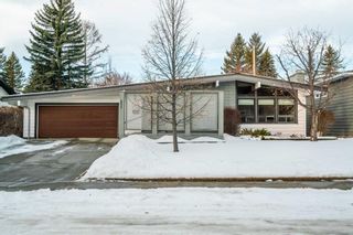 Photo 1: 8027 10 Street SW in Calgary: Chinook Park Detached for sale : MLS®# A2103150