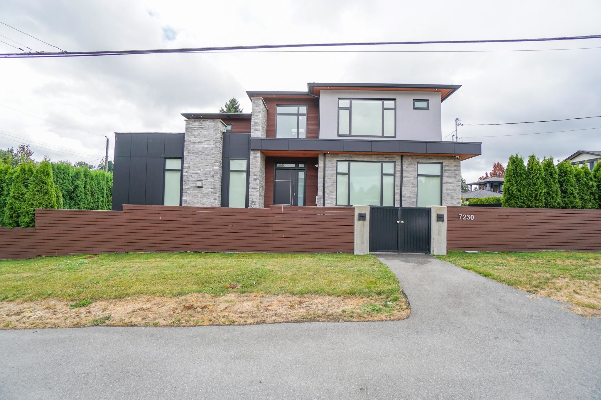 Main Photo: 7230 KITCHENER Street in Burnaby: Simon Fraser Univer. House for sale (Burnaby North)  : MLS®# R2801835
