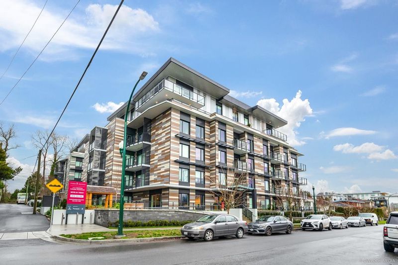 FEATURED LISTING: 305 - 477 59TH Avenue West Vancouver