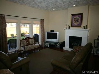 Photo 2: 2400 Idiens Way in COURTENAY: CV Courtenay East House for sale (Comox Valley)  : MLS®# 504439