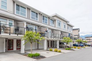 Photo 1: 34 8413 MIDTOWN Way in Chilliwack: Chilliwack Proper South Townhouse for sale in "Midtown One" : MLS®# R2875882