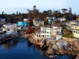 Photo 10: 10 300 Plaskett Pl in Esquimalt: Es Saxe Point Single Family Residence for sale : MLS®# 960535