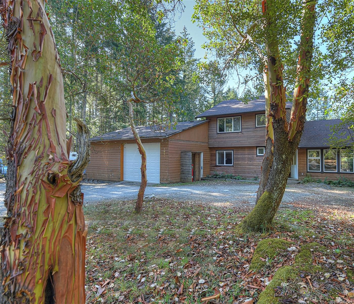 Main Photo: 1624 Millstream Rd in Highlands: Hi Western Highlands House for sale : MLS®# 854148