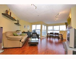 Photo 1: 107 953 W 8TH Avenue in Vancouver: Fairview VW Townhouse for sale in "THE SOUTHPORT" (Vancouver West)  : MLS®# V676314
