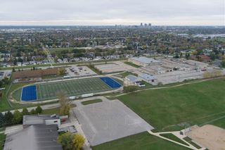Photo 28: 42 Sawchuk Bay in Winnipeg: Valley Gardens Residential for sale (3E)  : MLS®# 202325095